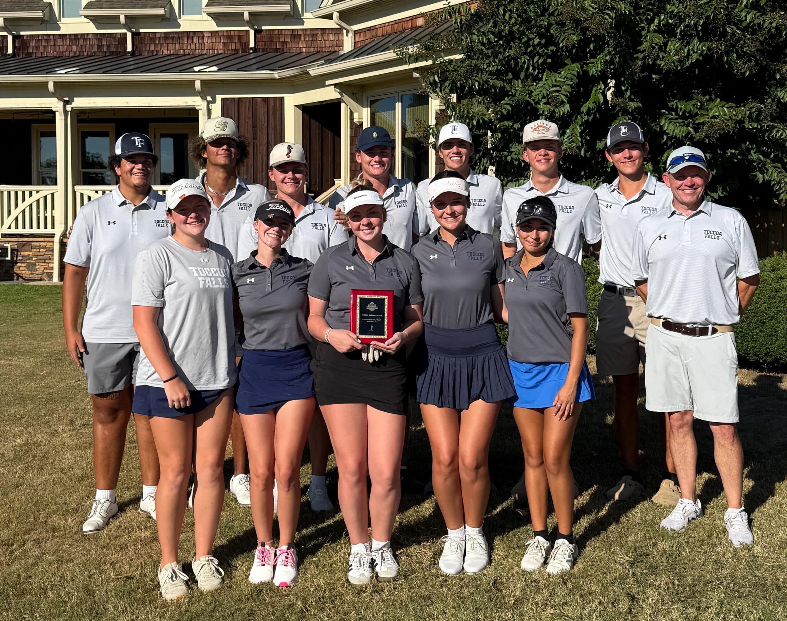 University of Toccoa Falls Golf teams posed